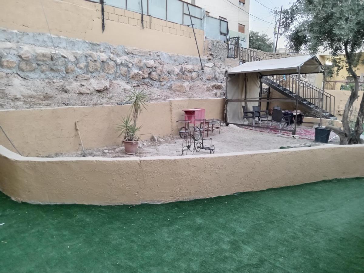 Emile Altwal Madaba Hotel ภายนอก รูปภาพ